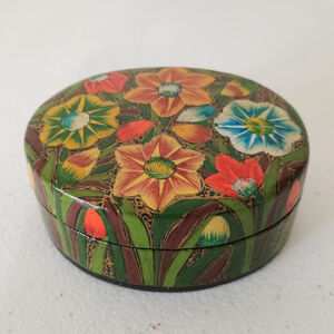 Vintage Lacquered Paper Mache Oval Trinket Box Lidded Floral Design India 3.5"